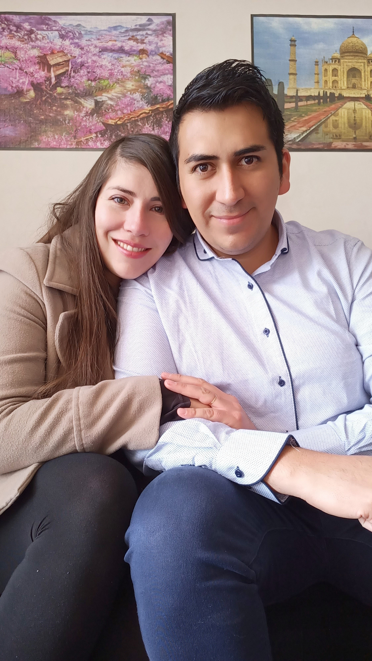 Image about the Founders of Alerci: CEO Cristian Cortés and COO Beatriz Isler.